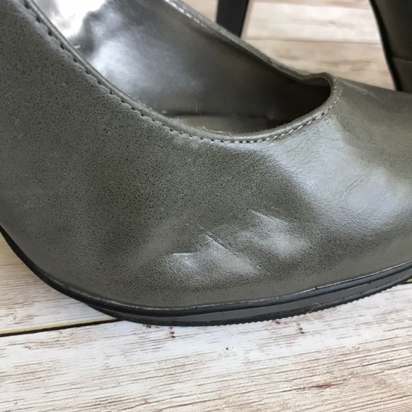 Madden Girl Gray Round Toe Heel Size 10 - Picture 8 of 8